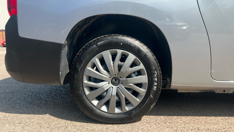 Citroen Berlingo 100kW Plus XL 52kWh 5dr Auto [7 Seat] Electric Estate